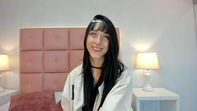 Snapshot of lhiamfit chatting on March 2025 03:11:02 AM lhiamfit online show from March 2025 03:11:02 AM