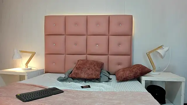 Snapshot of lhiamfit chatting on November 2025 04:43:02 PM lhiamfit online show from November 2025 04:43:02 PM