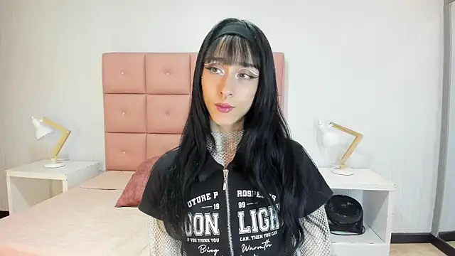 Snapshot of lhiamfit chatting on October 2025 02:45:01 AM lhiamfit online show from October 2025 02:45:01 AM