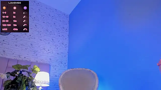 KarlynHoliss online show from December 2024 03:48:02 PM