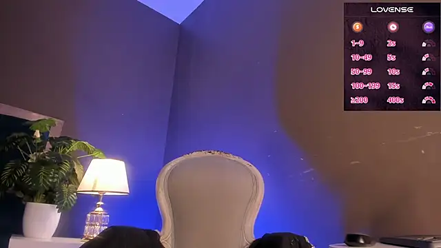 KarlynHoliss online show from December 2024 06:38:01 PM