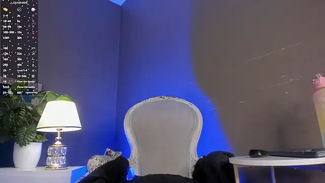 KarlynHoliss online show from December 2024 12:32:02 AM