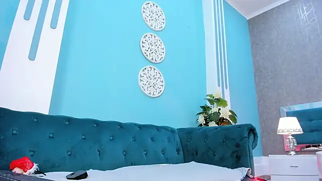 KarlynHoliss online show from December 2024 12:22:02 PM