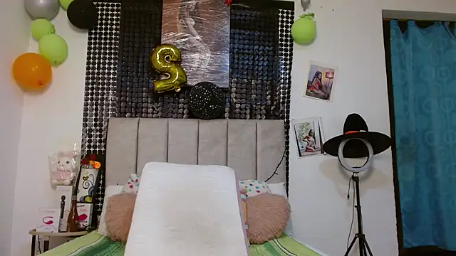 Wilson Siara online show from November 2025 02:59:02 AM