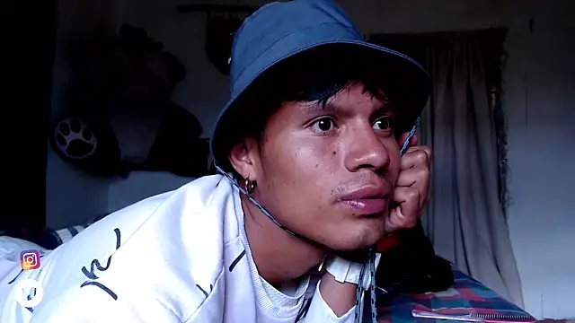 Snapshot of Tylerfordxxx chatting on October 2025 09:04:01 PM Tylerfordxxx online show from October 2025 09:04:01 PM