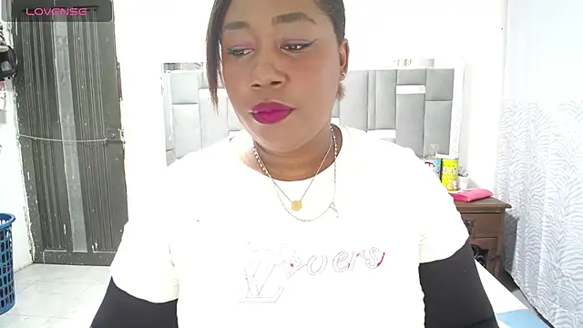 thickebonymilfF online show from March 2025 01:01:02 AM