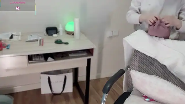 A-xena online show from December 2025 02:54:02 AM