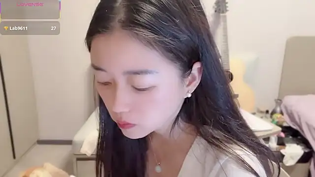 A-xena online show from October 2025 02:32:01 AM