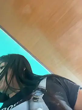 NatashaBrown12 online show from December 2025 04:41:02 PM