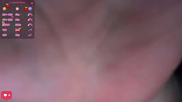 Snapshot of PetiteAngel666 chatting on September 2025 07:53:01 PM PetiteAngel666 online show from September 2025 07:53:01 PM