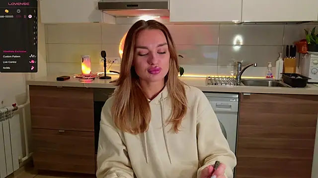 Snapshot of MissLovex chatting on November 2025 12:26:01 AM MissLovex online show from November 2025 12:26:01 AM