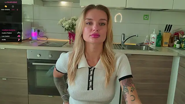 Snapshot of MissLovex chatting on September 2025 05:28:01 AM MissLovex online show from September 2025 05:28:01 AM