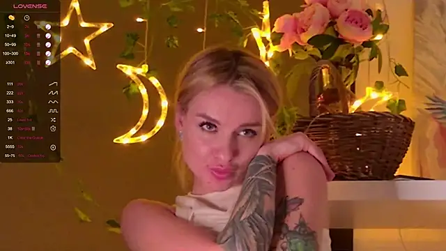 Snapshot of MissLovex chatting on March 2025 05:02:01 PM MissLovex online show from March 2025 05:02:01 PM