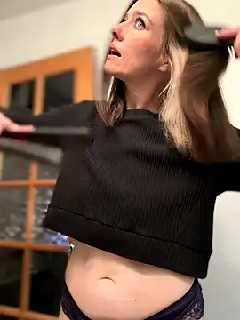 LadyLena1 online show from November 2025 06:13:02 PM