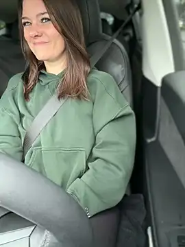 LadyLena1 online show from December 2025 07:01:01 PM