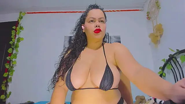 Alhelqueen online show from April 2026 09:40:01 PM