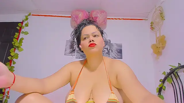 Alhelqueen online show from November 2025 07:41:02 PM