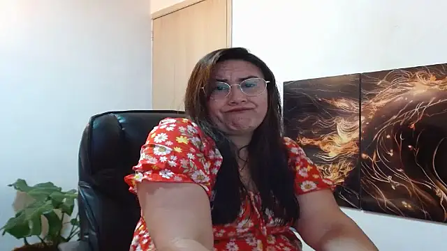 Snapshot of amalia_brunette chatting on September 2025 10:46:02 PM amalia brunette online show from September 2025 10:46:02 PM