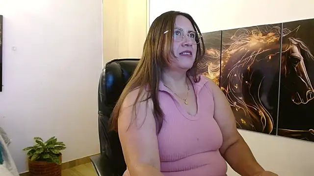 amalia brunette online show from April 2026 09:29:01 PM