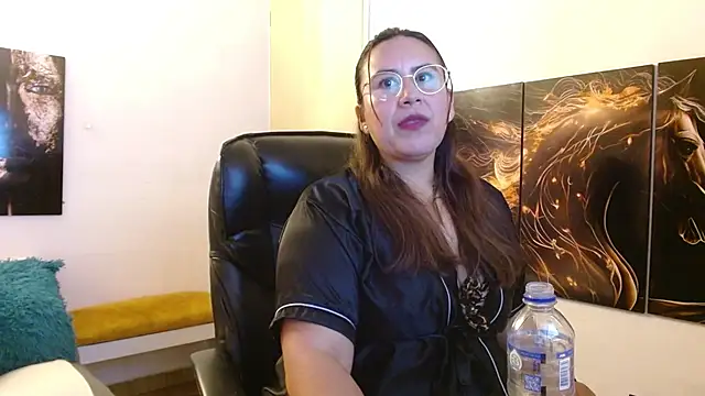 amalia brunette online show from March 2026 11:32:01 PM