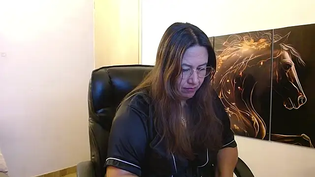 amalia brunette online show from April 2026 07:15:01 AM