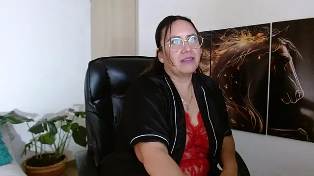 amalia brunette online show from March 2026 08:22:01 PM