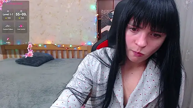 JuicyJess online show from January 2026 08:37:01 PM