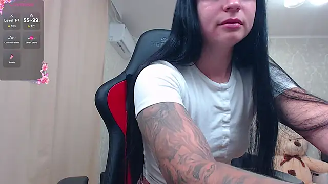 JuicyJess online show from July 2026 07:53:02 PM