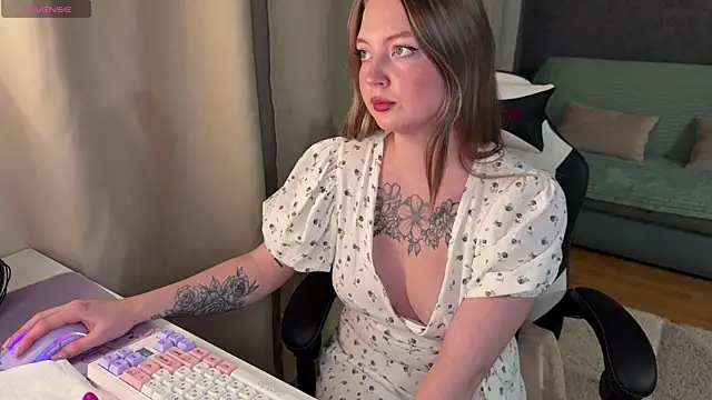 EmmySuiyugh online show from February 2025 05:09:01 PM