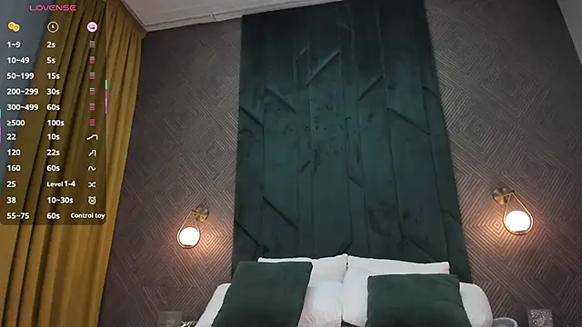 Snapshot of Skinny_Alice chatting on October 2025 01:26:01 AM Skinny Alice online show from October 2025 01:26:01 AM