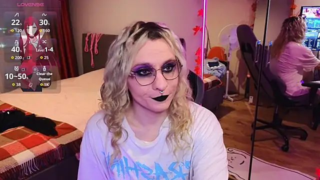 Snapshot of Lori_Myaf chatting on November 2025 02:10:02 PM Lori Myaf online show from November 2025 02:10:02 PM