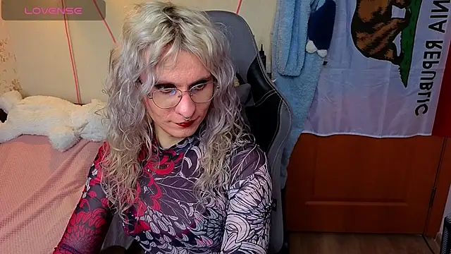 Lori Myaf online show from April 2026 01:48:01 PM