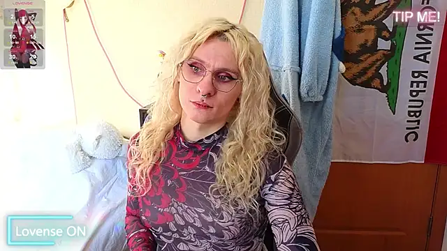 Lori Myaf online show from April 2026 02:35:01 PM