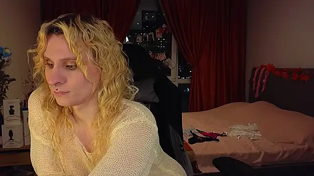 Snapshot of Lori_Myaf chatting on December 2024 02:05:01 PM Lori Myaf online show from December 2024 02:05:01 PM