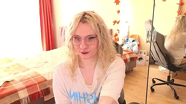 Snapshot of Lori_Myaf chatting on October 2025 01:36:01 PM Lori Myaf online show from October 2025 01:36:01 PM