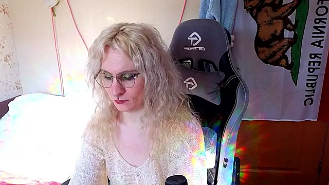 Lori Myaf online show from March 2026 01:23:02 PM