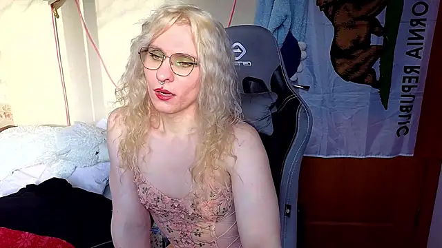 Lori Myaf online show from March 2026 02:18:01 PM