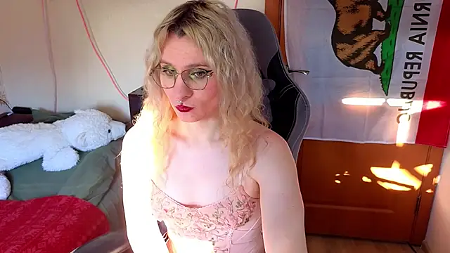 Snapshot of Lori_Myaf chatting on February 2026 12:23:01 PM Lori Myaf online show from February 2026 12:23:01 PM