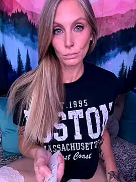 ItsDanniG online show from October 2025 05:58:02 PM