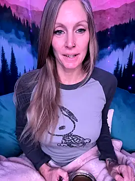 Snapshot of ItsDanniG chatting on October 2025 05:12:01 PM ItsDanniG online show from October 2025 05:12:01 PM