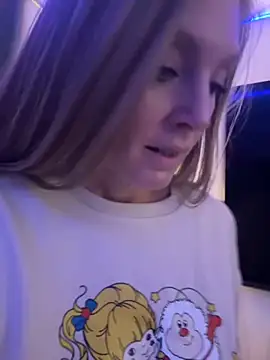 Snapshot of ItsDanniG chatting on October 2025 05:54:01 PM ItsDanniG online show from October 2025 05:54:01 PM