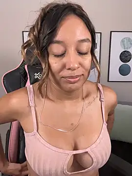 DianaHopson online show from March 2025 01:35:02 PM