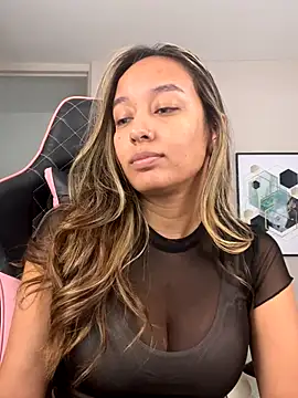 DianaHopson online show from October 2025 01:30:01 PM