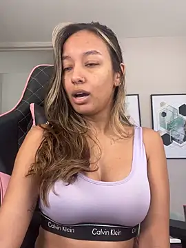 DianaHopson online show from October 2025 01:41:02 PM