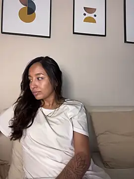 DianaHopson online show from April 2026 07:09:02 PM