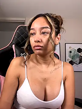 DianaHopson online show from October 2025 11:42:02 AM