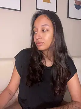 Snapshot of DianaHopson chatting on June 2026 02:42:01 AM DianaHopson online show from June 2026 02:42:01 AM