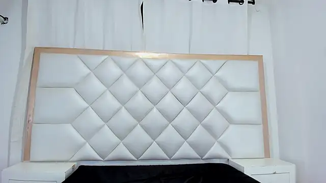 Shanelle   online show from October 2025 01:32:01 PM