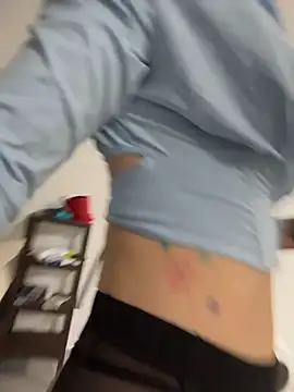 Snapshot of Ella_Charm chatting on February 2026 04:08:01 PM Ella Charm online show from February 2026 04:08:01 PM