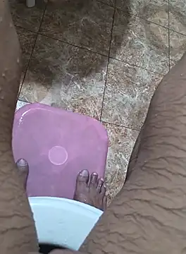 Snapshot of surfer_fun29 chatting on October 2025 04:25:01 AM surfer fun29 online show from October 2025 04:25:01 AM